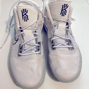 Men’s size 8 basketball shoes.